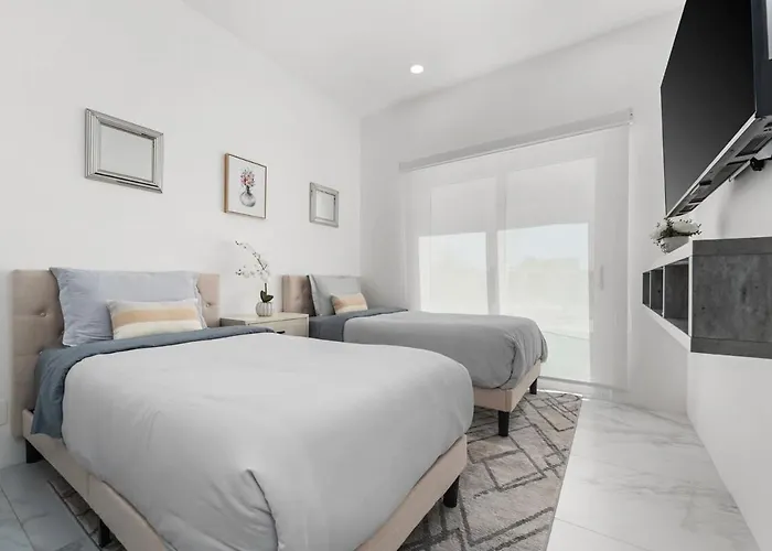 Great Location 3br Walk To & Downtown * Cabo San Lucas